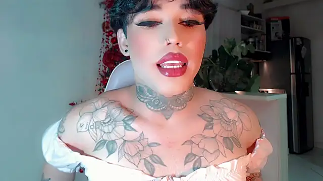 Snapshot of little_star_porn chatting on 12/10/24, 11:40 little star porn online show from 12/10/24, 11:40