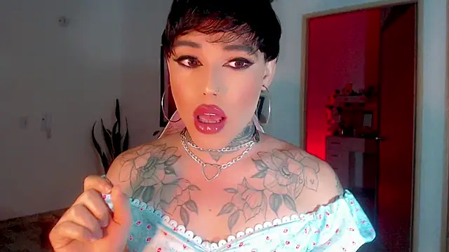 Snapshot of little_star_porn chatting on 01/25/25, 05:51 little star porn online show from 01/25/25, 05:51