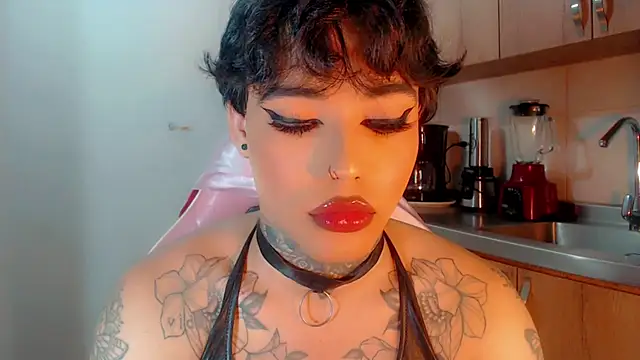 Snapshot of little_star_porn chatting on 02/06/25, 08:13 little star porn online show from 02/06/25, 08:13