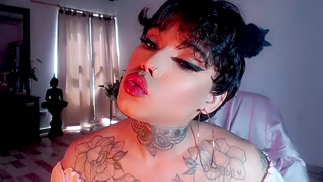 Snapshot of little_star_porn chatting on 02/22/25, 06:30 little star porn online show from 02/22/25, 06:30