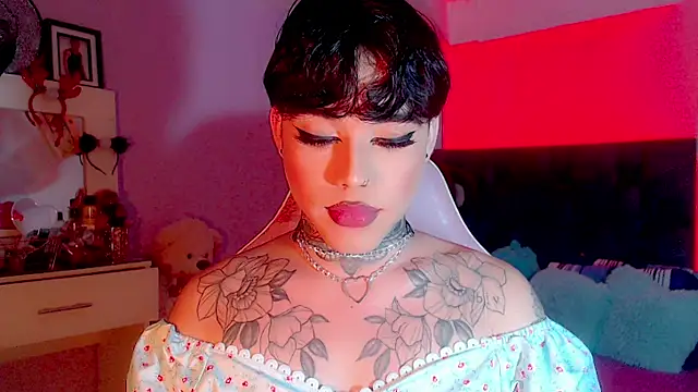 Snapshot of little_star_porn chatting on 03/04/25, 01:28 little star porn online show from 03/04/25, 01:28