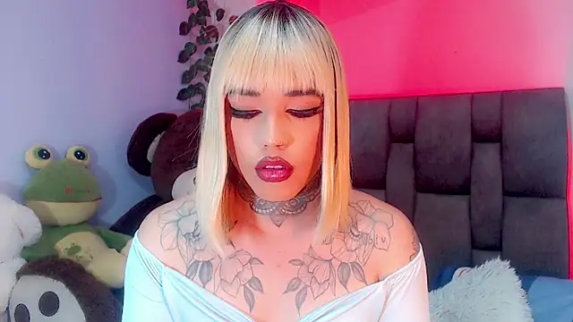 Snapshot of little_star_porn chatting on 03/06/25, 10:47 little star porn online show from 03/06/25, 10:47