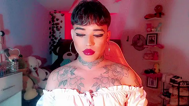 Snapshot of little_star_porn chatting on 03/13/25, 07:42 little star porn online show from 03/13/25, 07:42