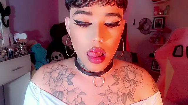 Snapshot of little_star_porn chatting on 03/14/25, 03:14 little star porn online show from 03/14/25, 03:14