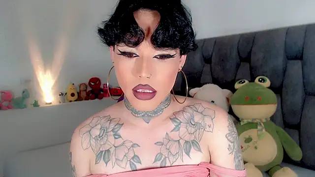 Snapshot of little_star_porn chatting on 11/08/25, 01:06 little star porn online show from 11/08/25, 01:06