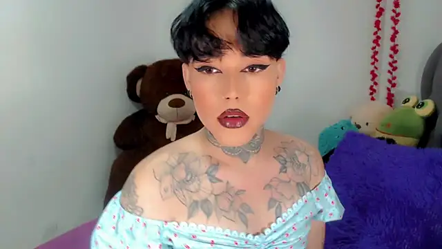 Snapshot of little_star_porn chatting on 11/19/25, 02:33 little star porn online show from 11/19/25, 02:33