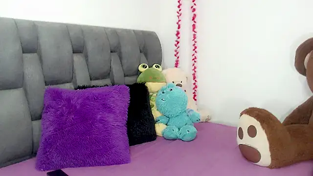 Snapshot of little_star_porn chatting on 11/25/25, 03:17 little star porn online show from 11/25/25, 03:17