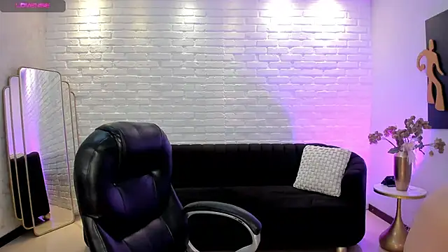 Snapshot of JennaOlsonX chatting on 02/27/25, 03:05 JennaOlsonX online show from 02/27/25, 03:05