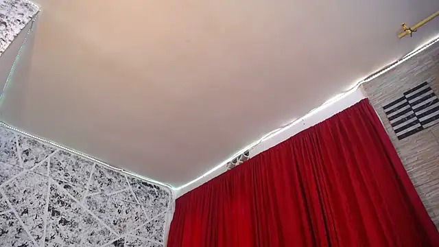 Snapshot of hornytsblonde chatting on 09/19/25, 01:34 hornytsblonde online show from 09/19/25, 01:34