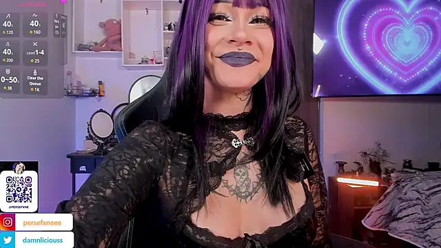 damnliciousss online show from 10/17/25, 12:14