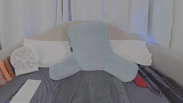 MeghanXO online show from 02/08/26, 04:32