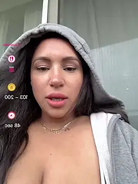 Snapshot of MeghanXO chatting on 07/21/26, 01:35 MeghanXO online show from 07/21/26, 01:35