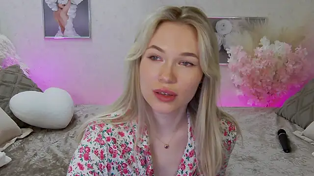 Snapshot of Veronika_Mitchel chatting on 03/17/25, 01:46 Veronika Mitchel online show from 03/17/25, 01:46