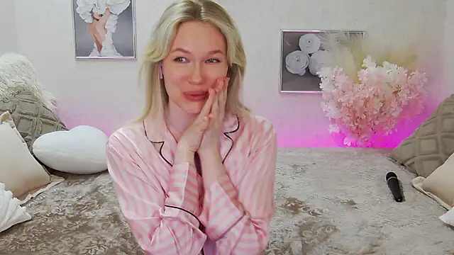 Snapshot of Veronika_Mitchel chatting on 03/21/25, 12:29 Veronika Mitchel online show from 03/21/25, 12:29