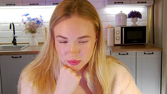 Snapshot of Veronika_Mitchel chatting on 09/30/25, 05:40 Veronika Mitchel online show from 09/30/25, 05:40