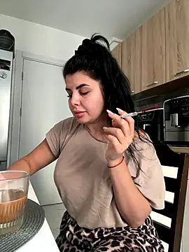 Snapshot of Scarlett-Dream chatting on 09/19/25, 05:42 Scarlett-Dream online show from 09/19/25, 05:42