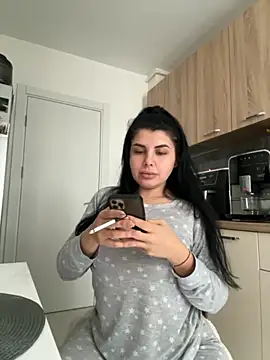 Snapshot of Scarlett-Dream chatting on 11/06/25, 08:59 Scarlett-Dream online show from 11/06/25, 08:59