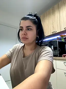 Snapshot of Scarlett-Dream chatting on 11/20/25, 04:12 Scarlett-Dream online show from 11/20/25, 04:12