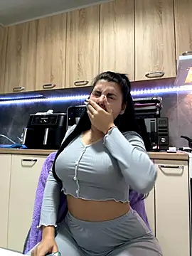 Snapshot of Scarlett-Dream chatting on 11/21/25, 04:22 Scarlett-Dream online show from 11/21/25, 04:22