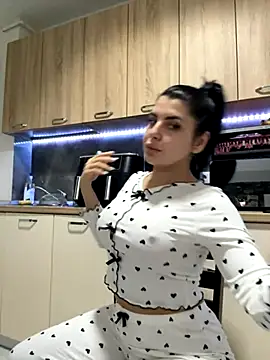 Snapshot of Scarlett-Dream chatting on 11/27/25, 04:03 Scarlett-Dream online show from 11/27/25, 04:03