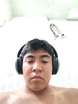 Snapshot of maximuslp chatting on 04/20/26, 11:28 maximuslp online show from 04/20/26, 11:28