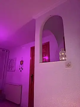 Snapshot of KarlaLuar_ chatting on 04/14/26, 09:32 KarlaLuar online show from 04/14/26, 09:32