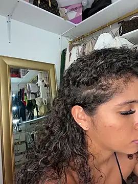 Snapshot of stormyy_ chatting on 03/19/25, 07:49 stormyy online show from 03/19/25, 07:49