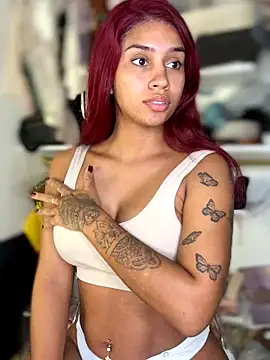 Snapshot of stormyy_ chatting on 09/18/25, 10:34 stormyy online show from 09/18/25, 10:34