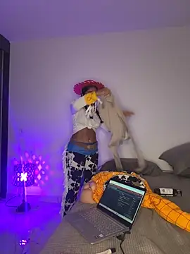 Snapshot of stormyy_ chatting on 10/22/25, 11:37 stormyy online show from 10/22/25, 11:37