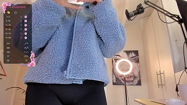 Snapshot of catalinasaiz chatting on 02/18/25, 01:55 catalinasaiz online show from 02/18/25, 01:55