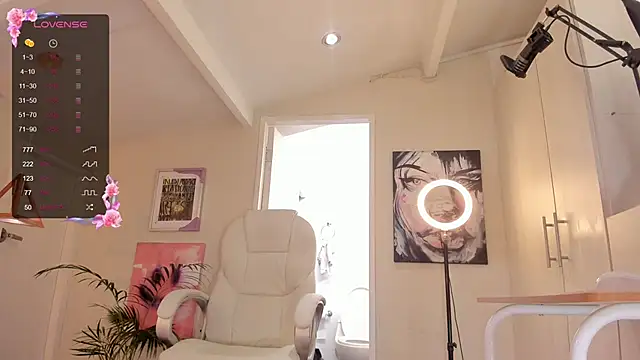 Snapshot of catalinasaiz chatting on 02/25/25, 02:00 catalinasaiz online show from 02/25/25, 02:00