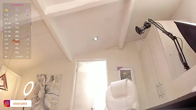 Snapshot of catalinasaiz chatting on 09/20/25, 03:13 catalinasaiz online show from 09/20/25, 03:13