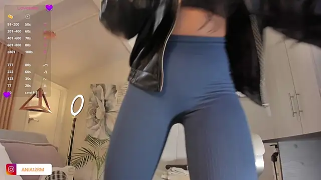 Snapshot of catalinasaiz chatting on 11/14/25, 02:05 catalinasaiz online show from 11/14/25, 02:05