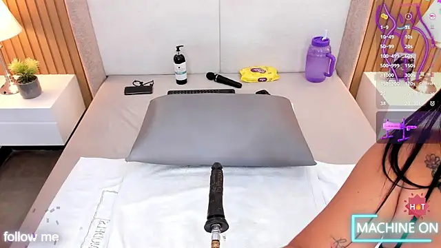 Snapshot of bounce_katty chatting on 10/09/25, 08:18 bounce katty online show from 10/09/25, 08:18