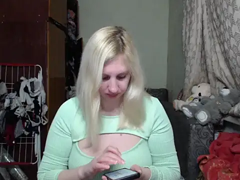 BustyBlond online show from 02/20/25, 04:03