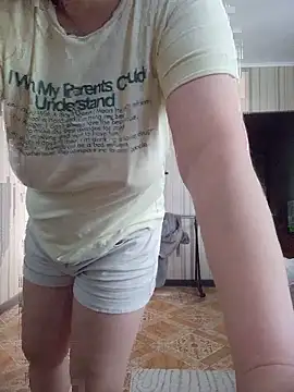 Snapshot of BustyBlond chatting on 06/18/26, 04:46 BustyBlond online show from 06/18/26, 04:46