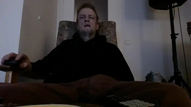 Snapshot of Cordt27 chatting on 11/24/25, 08:08 Cordt27 online show from 11/24/25, 08:08