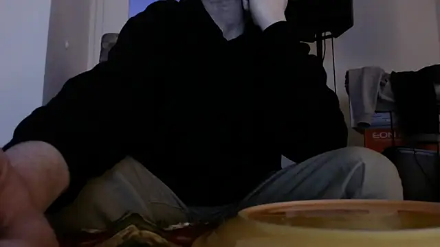 Snapshot of Cordt27 chatting on 11/30/25, 05:17 Cordt27 online show from 11/30/25, 05:17