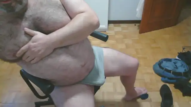 mikeyhotbear online show from 10/30/25, 08:16