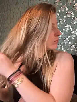 FoxyFrenchy online show from 11/30/25, 07:18