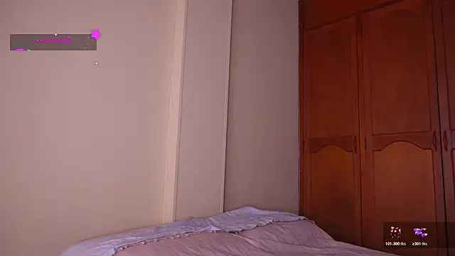 GabriSaenz online show from 10/19/25, 01:45