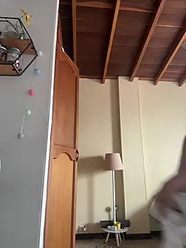 Snapshot of GabriSaenz chatting on 01/06/26, 02:10 GabriSaenz online show from 01/06/26, 02:10