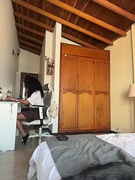 Snapshot of GabriSaenz chatting on 01/09/26, 02:42 GabriSaenz online show from 01/09/26, 02:42