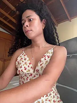 Snapshot of GabriSaenz chatting on 02/20/26, 02:06 GabriSaenz online show from 02/20/26, 02:06