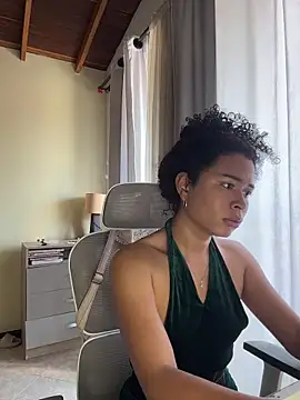 Snapshot of GabriSaenz chatting on 03/15/26, 02:56 GabriSaenz online show from 03/15/26, 02:56