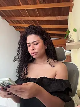 Snapshot of GabriSaenz chatting on 03/24/26, 12:32 GabriSaenz online show from 03/24/26, 12:32