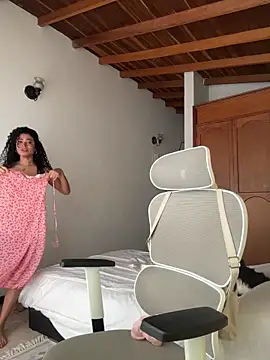 Snapshot of GabriSaenz chatting on 04/03/26, 01:20 GabriSaenz online show from 04/03/26, 01:20