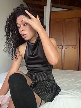 Snapshot of GabriSaenz chatting on 04/04/26, 12:46 GabriSaenz online show from 04/04/26, 12:46