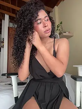 Snapshot of GabriSaenz chatting on 04/06/26, 12:28 GabriSaenz online show from 04/06/26, 12:28