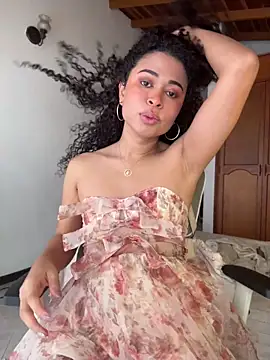 Snapshot of GabriSaenz chatting on 04/18/26, 02:10 GabriSaenz online show from 04/18/26, 02:10